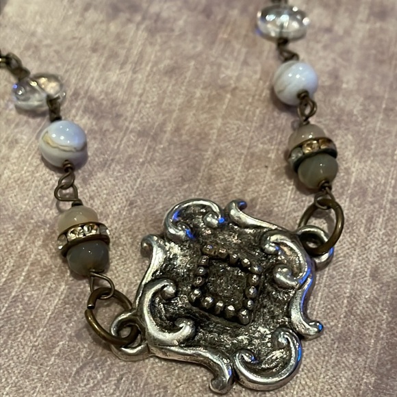 Vintage Medallion Necklace Crystal and Glass beaded rhinestones - Picture 10 of 11